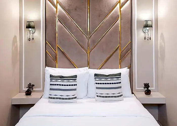 Homefort At S Residences 5*